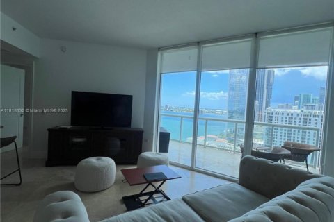 Apartamento en alquiler en Miami, Florida, 2 dormitorios, 93.55 m2 № 1775192 - foto 11