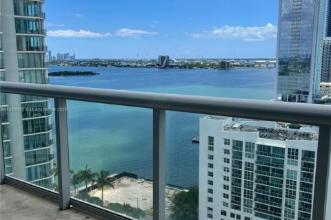Apartamento en alquiler en Miami, Florida, 2 dormitorios, 93.55 m2 № 1775192 - foto 1