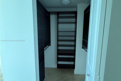 Apartamento en alquiler en Miami, Florida, 2 dormitorios, 93.55 m2 № 1775192 - foto 14