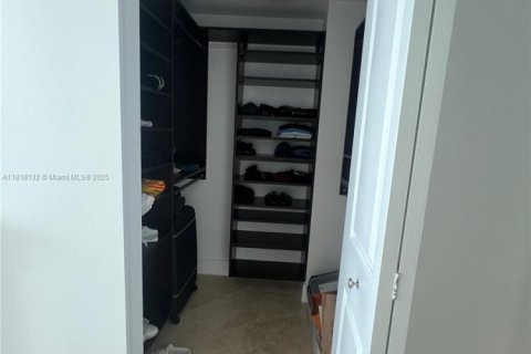 Apartamento en alquiler en Miami, Florida, 2 dormitorios, 93.55 m2 № 1775192 - foto 8