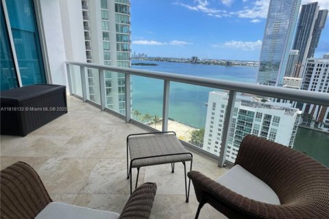 Apartamento en alquiler en Miami, Florida, 2 dormitorios, 93.55 m2 № 1775192 - foto 4