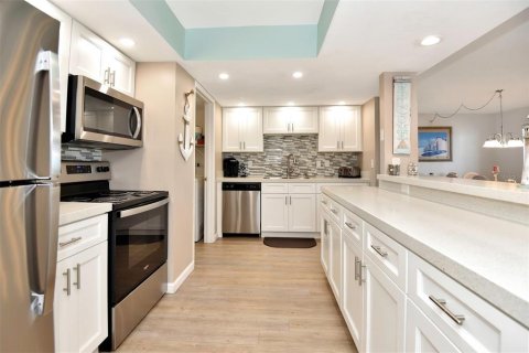 Condo in Ormond Beach, Florida, 2 bedrooms  № 1841902 - photo 15
