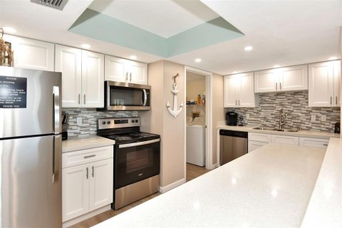 Condo in Ormond Beach, Florida, 2 bedrooms  № 1841902 - photo 13