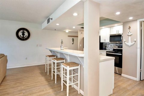 Condo in Ormond Beach, Florida, 2 bedrooms  № 1841902 - photo 11