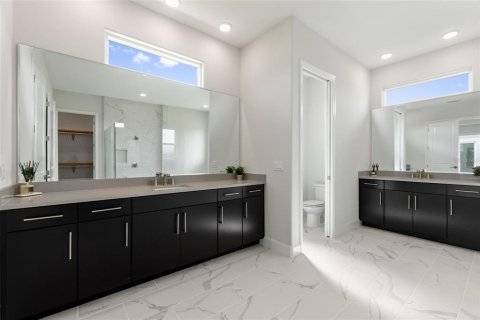 House in Davenport, Florida 4 bedrooms, 287.63 sq.m. № 1355860 - photo 17