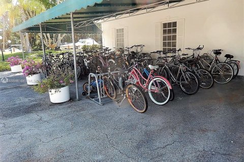 Снять в аренду кондоминиум в Форт-Лодердейл, Флорида 2 спальни, 111.48м2, № 2011947 - фото 24