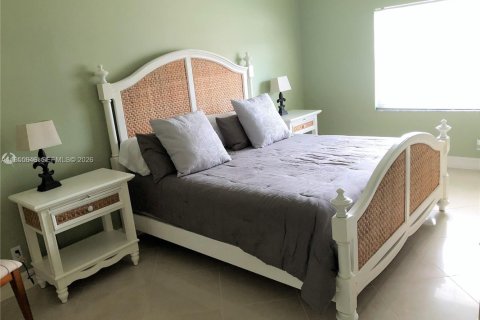 Снять в аренду кондоминиум в Форт-Лодердейл, Флорида 2 спальни, 111.48м2, № 2011947 - фото 12