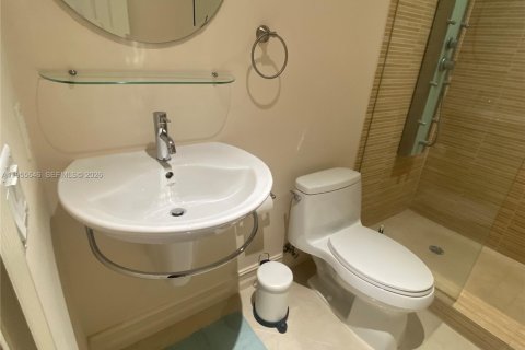 Снять в аренду кондоминиум в Форт-Лодердейл, Флорида 2 спальни, 111.48м2, № 2011947 - фото 17