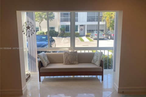 Снять в аренду кондоминиум в Форт-Лодердейл, Флорида 2 спальни, 111.48м2, № 2011947 - фото 4