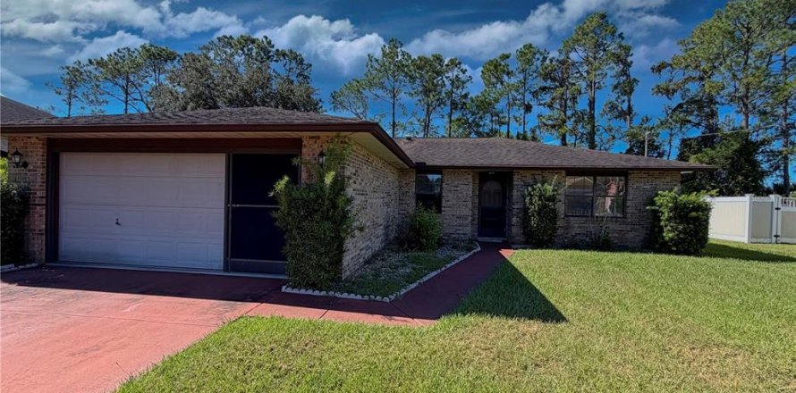 Villa ou maison à Palm Coast, Floride 3 chambres, 155.7 m2 № 2407094