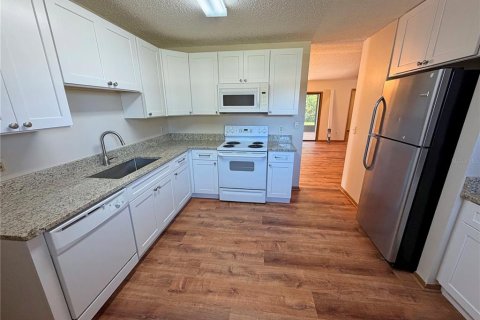 Villa ou maison à louer à Palm Coast, Floride: 3 chambres, 155.7 m2 № 2407094 - photo 5