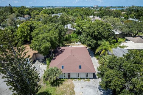 Immobilier commercial à Largo, Floride 189.8 m2 № 2313030