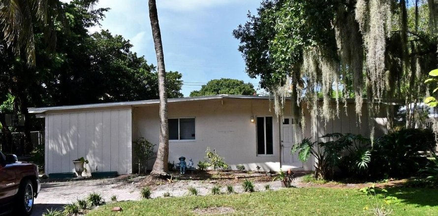 House in St. Lucie, Florida 2 bedrooms, 71.53 sq.m. № 2261806