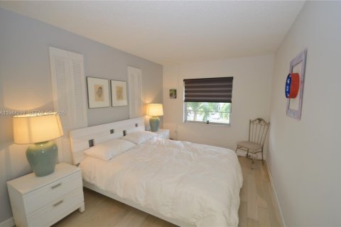 Copropriété à vendre à Tamarac, Floride: 2 chambres, 87.33 m2 № 2089250 - photo 14