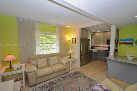 Copropriété à vendre à Tamarac, Floride: 2 chambres, 87.33 m2 № 2089250 - photo 13