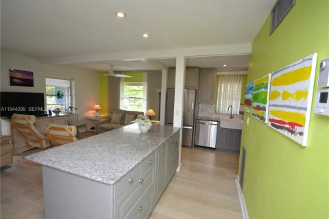 Copropriété à vendre à Tamarac, Floride: 2 chambres, 87.33 m2 № 2089250 - photo 6