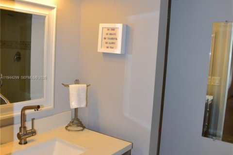 Copropriété à vendre à Tamarac, Floride: 2 chambres, 87.33 m2 № 2089250 - photo 28