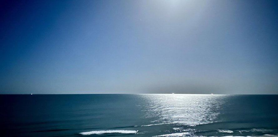 Condominio en Hutchinson Island South, Florida, 2 dormitorios  № 1038345