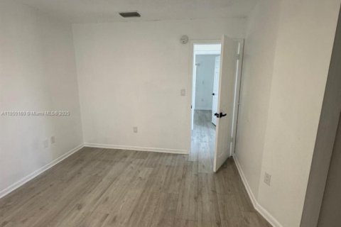 Apartamento en alquiler en Miami, Florida, 1 dormitorio № 1857342 - foto 24