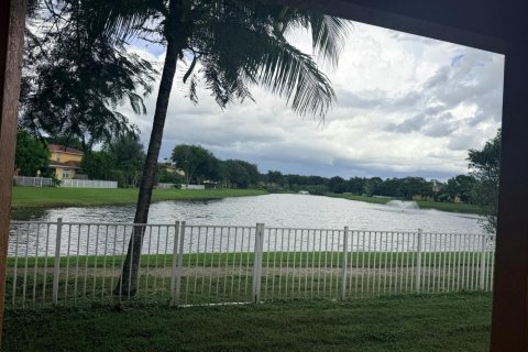 Villa ou maison à vendre à West Palm Beach, Floride: 5 chambres, 204.85 m2 № 2432875 - photo 5