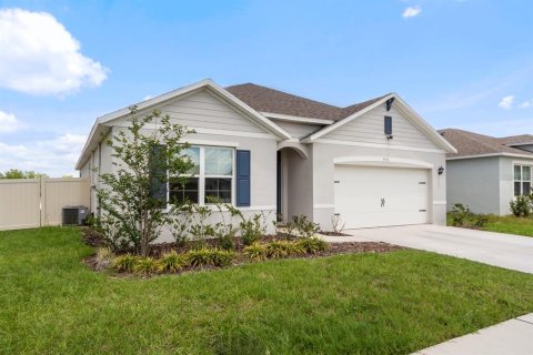 Villa ou maison à louer à Haines City, Floride: 4 chambres, 169.73 m2 № 2424231 - photo 2