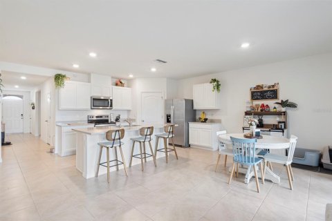 Villa ou maison à louer à Haines City, Floride: 4 chambres, 169.73 m2 № 2424231 - photo 8