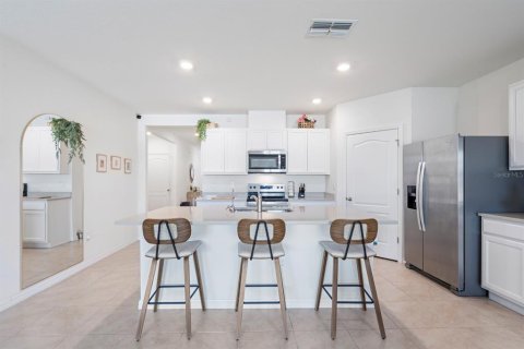 Villa ou maison à louer à Haines City, Floride: 4 chambres, 169.73 m2 № 2424231 - photo 6
