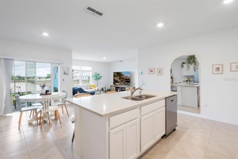 Villa ou maison à louer à Haines City, Floride: 4 chambres, 169.73 m2 № 2424231 - photo 9