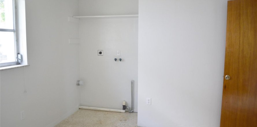Apartment in North Miami Beach, Florida 2 bedrooms, 118.36 sq.m. № 856070
