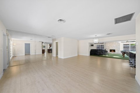 Купить виллу или дом в Помпано-Бич, Флорида 2 комнаты, 265.51м2, № 2184742 - фото 3