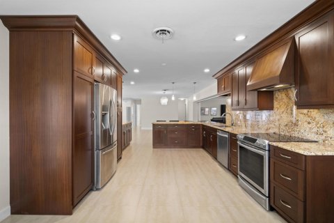 Купить виллу или дом в Помпано-Бич, Флорида 2 комнаты, 265.51м2, № 2184742 - фото 8