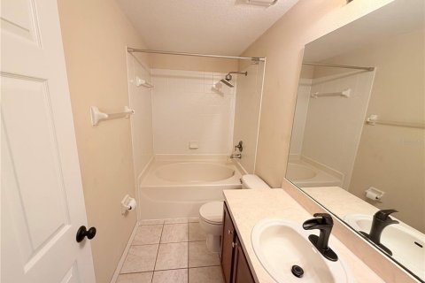 Townhouse in Saint Petersburg, Florida 2 bedrooms, 142.88 sq.m. № 2237290 - photo 7