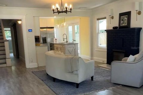 Casa en venta en Tampa, Florida, 5 dormitorios, 188.78 m2 № 2227477 - foto 9