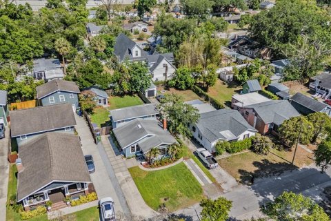 Casa en venta en Tampa, Florida, 5 dormitorios, 188.78 m2 № 2227477 - foto 6