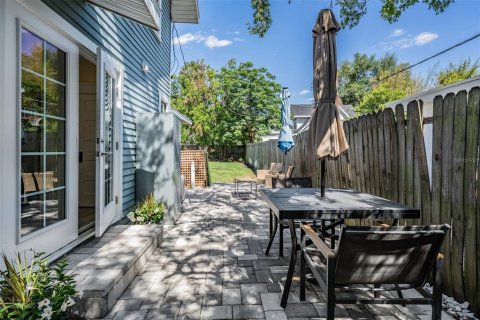 Casa en venta en Tampa, Florida, 5 dormitorios, 188.78 m2 № 2227477 - foto 13