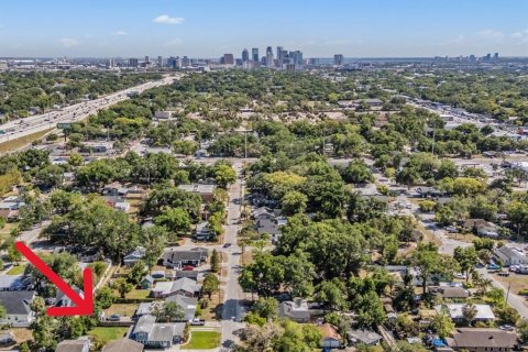 Casa en venta en Tampa, Florida, 5 dormitorios, 188.78 m2 № 2227477 - foto 2