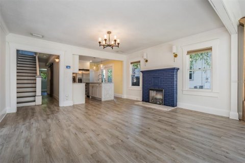 Casa en venta en Tampa, Florida, 5 dormitorios, 188.78 m2 № 2227477 - foto 11