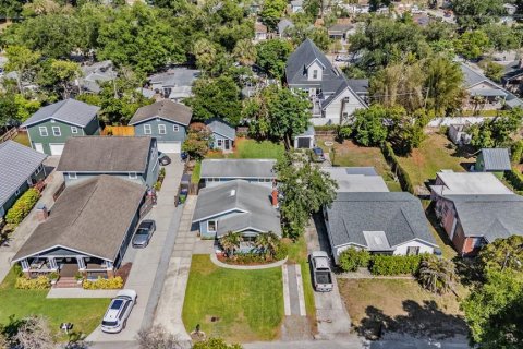 Casa en venta en Tampa, Florida, 5 dormitorios, 188.78 m2 № 2227477 - foto 3