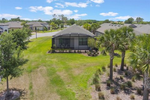 House in Poinciana, Florida 2 bedrooms, 127 sq.m. № 1723338 - photo 4