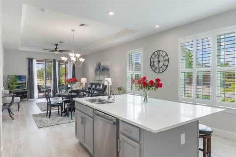 House in Poinciana, Florida 2 bedrooms, 127 sq.m. № 1723338 - photo 11