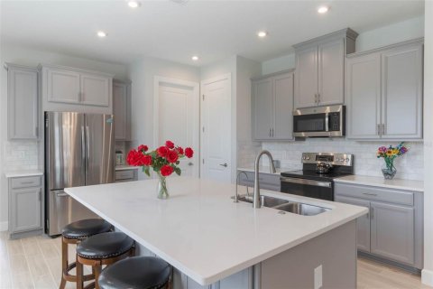 House in Poinciana, Florida 2 bedrooms, 127 sq.m. № 1723338 - photo 13