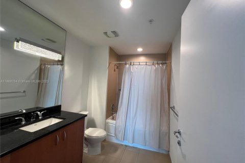 Condominio en alquiler en Miami, Florida, 2 dormitorios, 101.36 m2 № 1895508 - foto 17