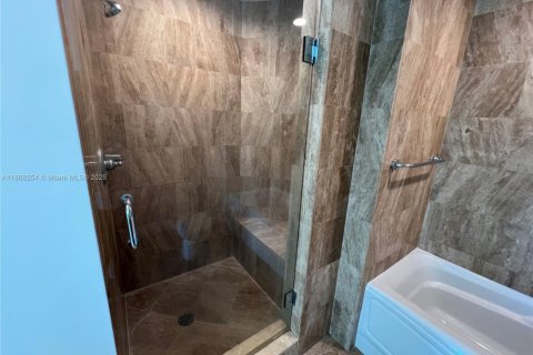 Condominio en alquiler en Miami, Florida, 2 dormitorios, 101.36 m2 № 1895508 - foto 10