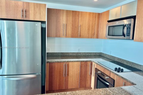Condominio en alquiler en Miami, Florida, 2 dormitorios, 101.36 m2 № 1895508 - foto 6