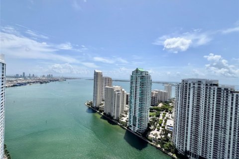 Condominio en alquiler en Miami, Florida, 2 dormitorios, 101.36 m2 № 1895508 - foto 13