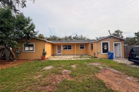 House in Ruskin, Florida 3 bedrooms, 153.94 sq.m. № 2227784