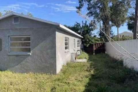 House in Ruskin, Florida 3 bedrooms, 153.94 sq.m. № 2227784 - photo 5