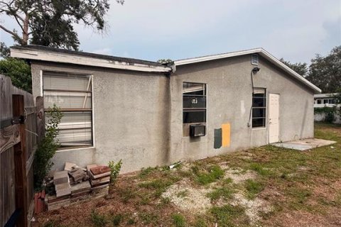 House in Ruskin, Florida 3 bedrooms, 153.94 sq.m. № 2227784 - photo 2