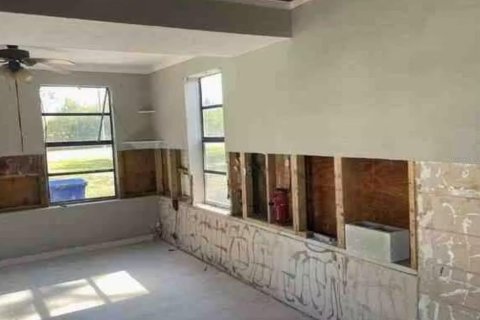 House in Ruskin, Florida 3 bedrooms, 153.94 sq.m. № 2227784 - photo 8