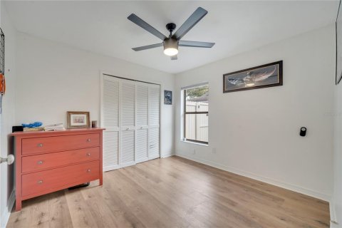 House in Orlando, Florida 4 bedrooms, 196.58 sq.m. № 1449987 - photo 26